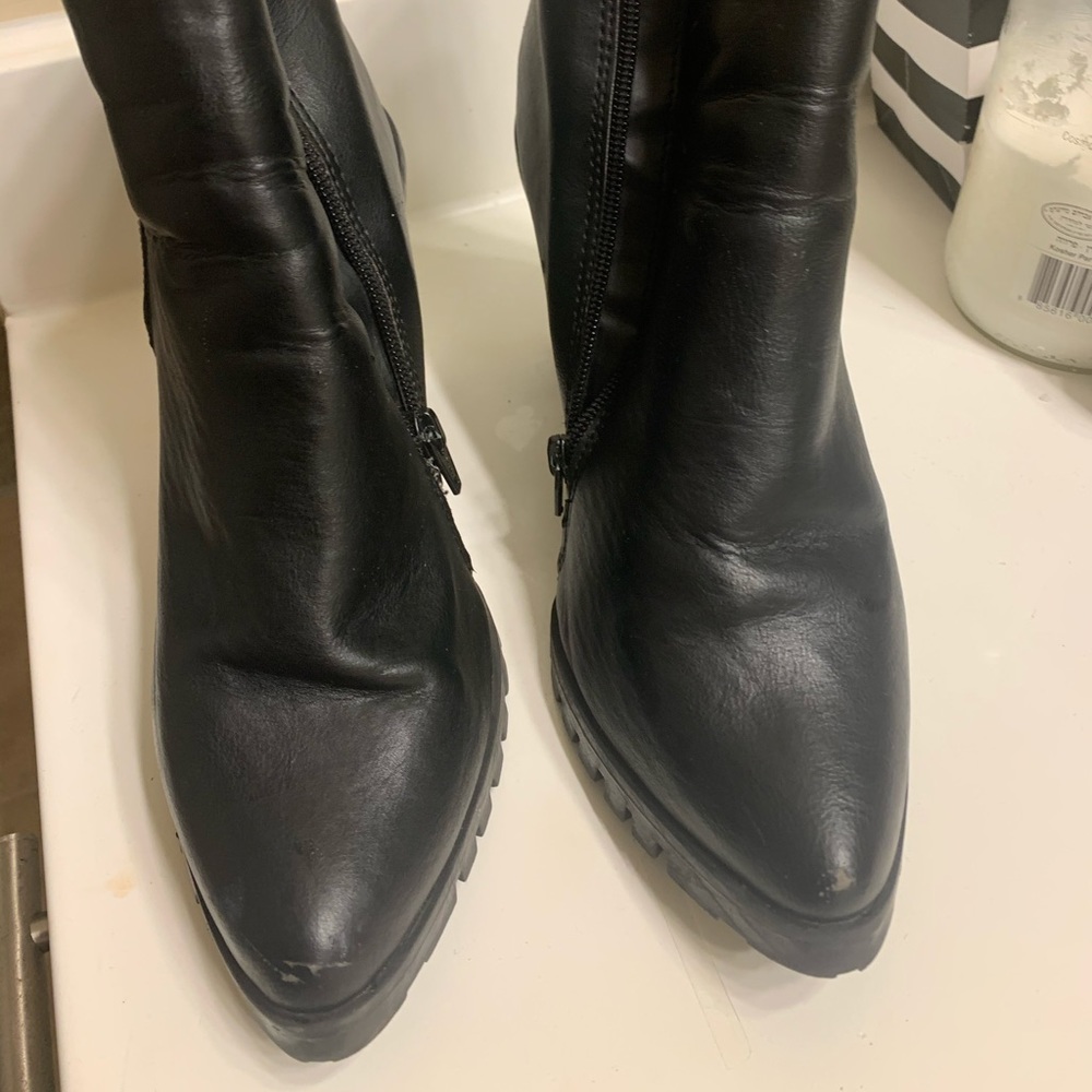 Pointed booties